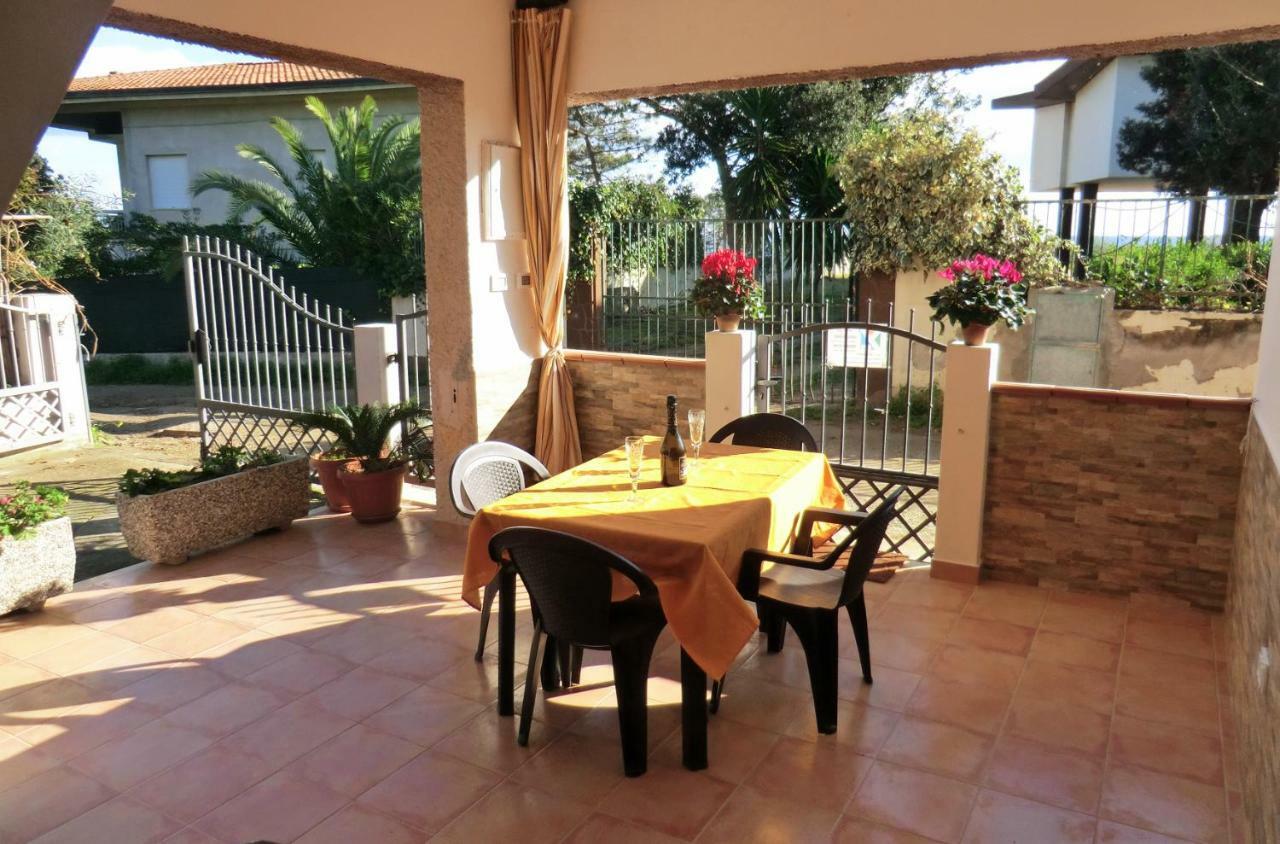 Appartamento Al Mare Via Delle Mimose บารีซาร์โด ภายนอก รูปภาพ